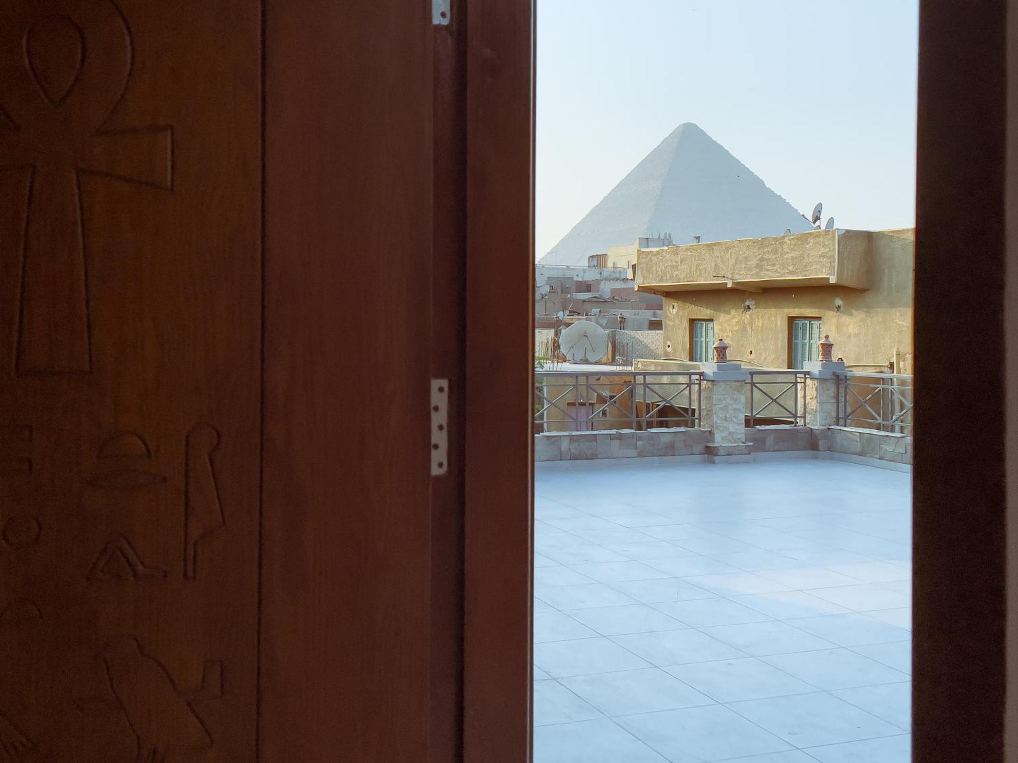 King Khufu Pyramids View Hotel Kafret el-Gabal Pokoj fotografie