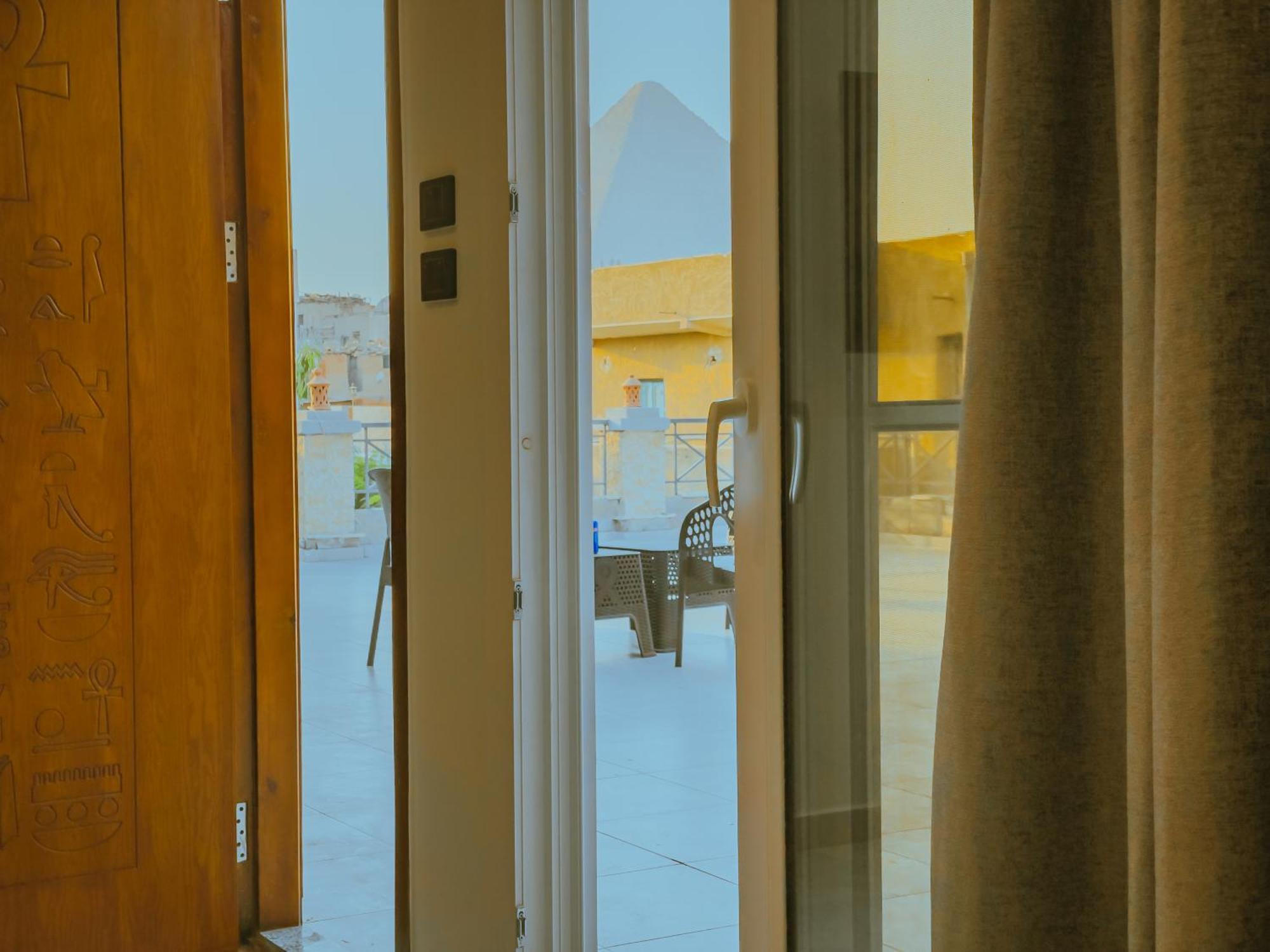 King Khufu Pyramids View Hotel Kafret el-Gabal Pokoj fotografie