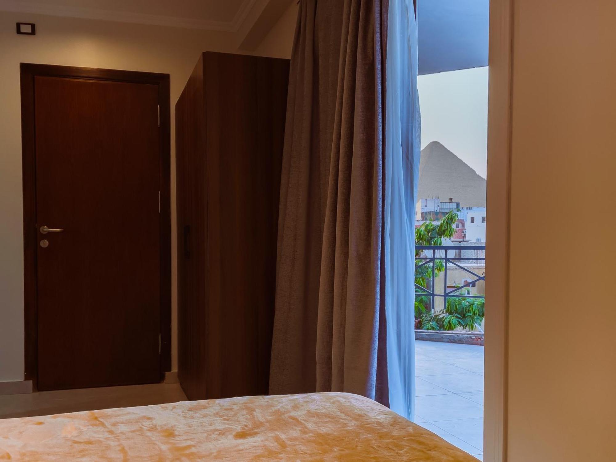 King Khufu Pyramids View Hotel Kafret el-Gabal Pokoj fotografie