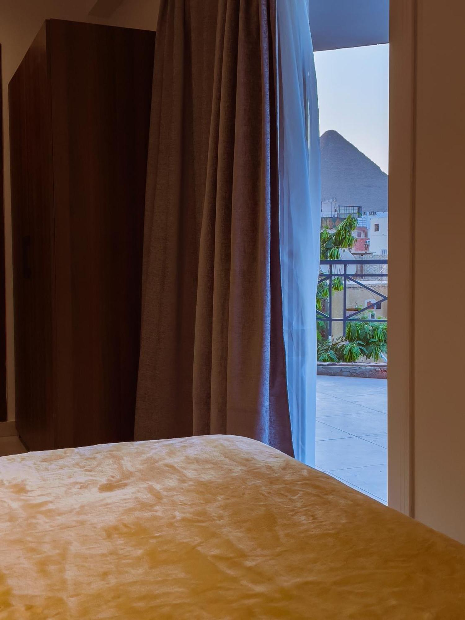 King Khufu Pyramids View Hotel Kafret el-Gabal Pokoj fotografie